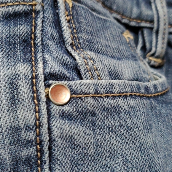 ⭐️ 3/$15 ⭐️ Old Navy jeans - Picture 9 of 10